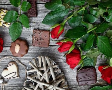 Ada Bulan Penuh Cinta di Aryaduta Suites Semanggi
