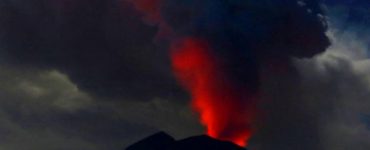 Gunung Agung Akhirnya Meletus, Lahar Mencapai 2 Km