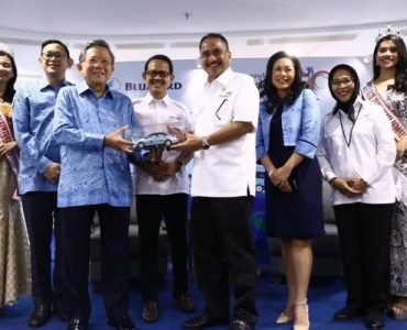 Kemenpar Gandeng Blue Bird Dukung Visit Wonderful Indonesia