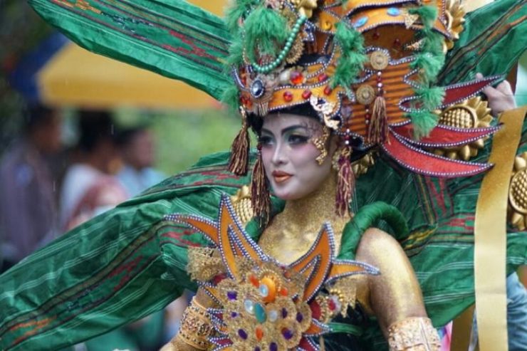 Sekitar 2.700 Peserta Ramaikan Sultra Tenun Carnaval 2018