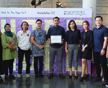 ARTOTEL Project Series Serahkan Donasi #ARTOTELforHOPE
