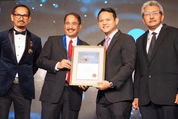 Arief Yahya Terima AFEO Distinguished Honorary Fellow