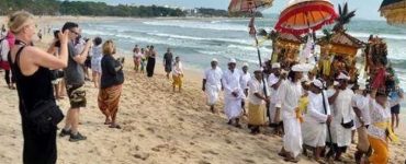 Bali’s Target for Tourist Arrivals Set 1 Million Higher in 2018