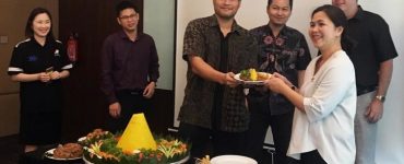 Holiday Inn Express Jakarta Expo Resmikan Lotus Function Room