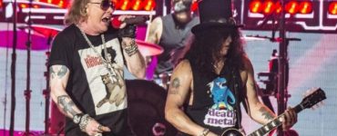 Hujan Rintik-rintik Akhiri Konser Penampilan Guns N' Roses