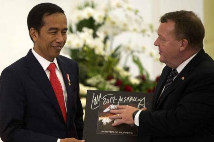 President Jokowi Redeems Metallica Double-LP Set from KPK