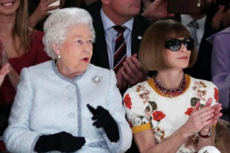 Ratu Inggris Kejutkan Tamu London Fashion Week