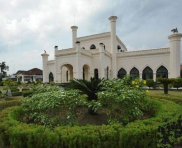 Riau Governor Condemns Arsonist of Siak Palace
