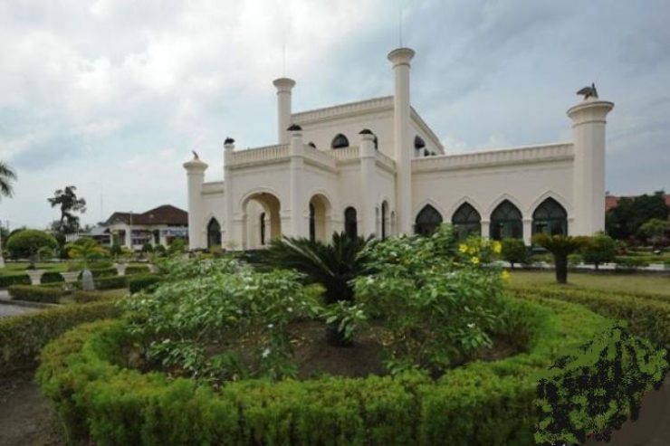 Riau Governor Condemns Arsonist of Siak Palace