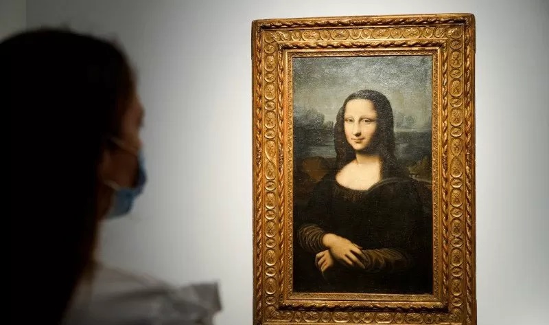 AT AN AUCTION, MONALISA’S IMITATION PAINTING SOLD FOR IDR49 MILLION IN ...